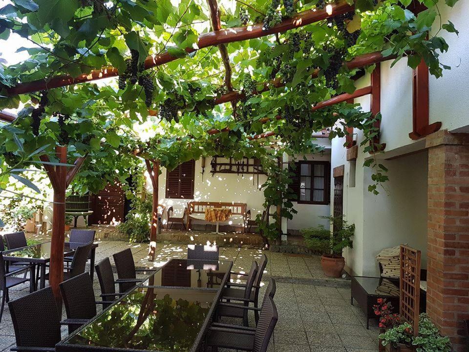 Bed and Breakfast Polgar Panzio Виллань Экстерьер фото